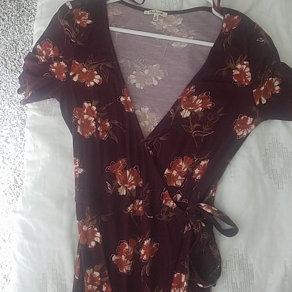 Maroon/floral wrap dress - Picture 2 of 3